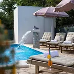 Villa Spacious Retreat With Private Pool, Fitness Centre, And Garden - Three Bedroom Prgomet