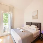 Villa Spacious Retreat With Private Pool, Fitness Centre, And Garden - Three Bedroom Prgomet