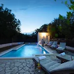 Spacious Retreat With Private Pool, Fitness Centre, And Garden - Three Bedroom