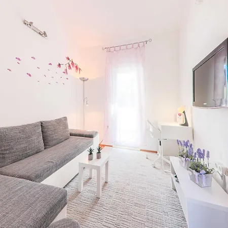 Spacious Retreat With Private Pool, Fitness Centre, And Garden - Three Bedroom Villa *
