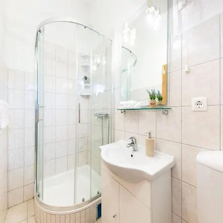 Spacious Retreat With Private Pool, Fitness Centre, And Garden - Three Bedroom Villa Prgomet