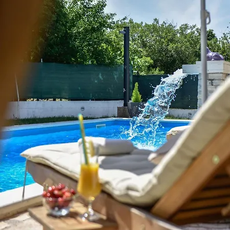 Spacious Retreat With Private Pool, Fitness Centre, And Garden - Three Bedroom Villa Prgomet